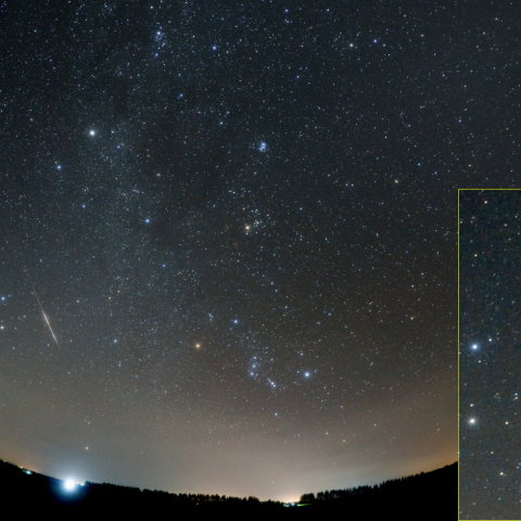 昇る冬の星座と火球