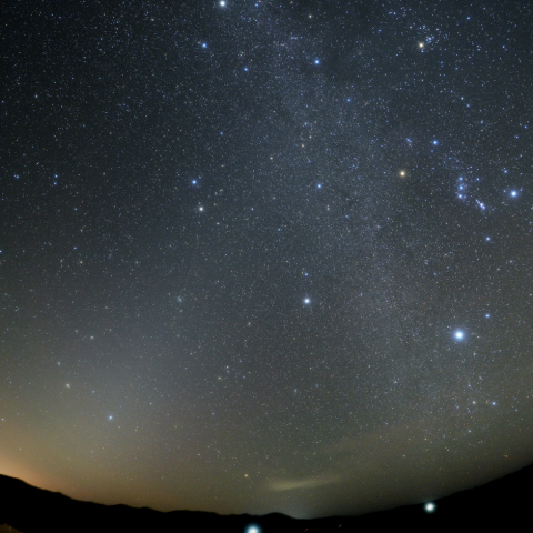 冬の天の川と黄道光