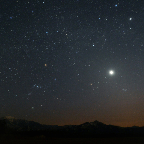 冬の星座と黄道光