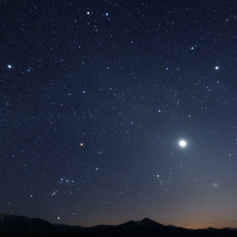 冬のダイヤモンドと金星