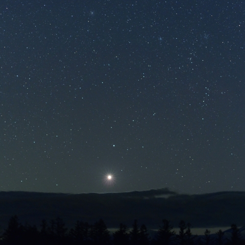 沈む金星と散開星団