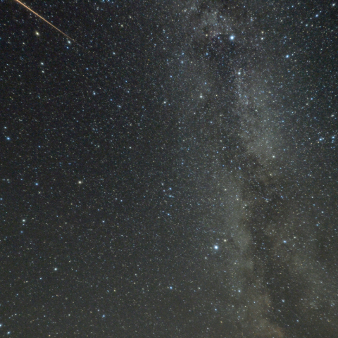 夏の大三角と流星