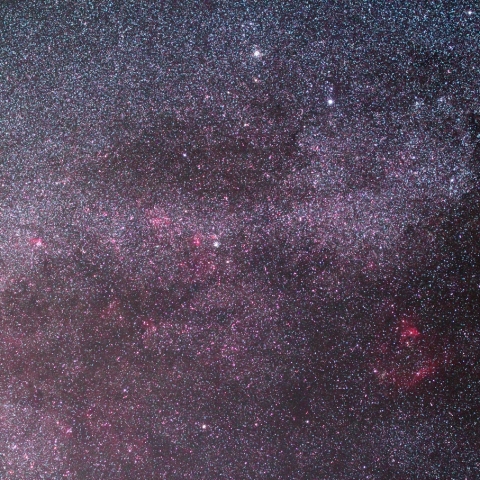 カシオペヤ～ケフェウス間の星雲