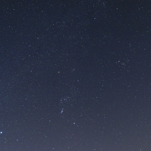 市街地からの冬の星座