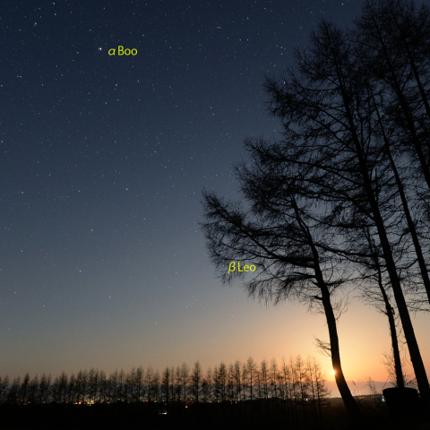 春の大三角と沈む月