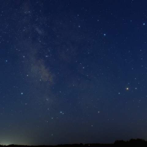 薄明中の天の川中心部