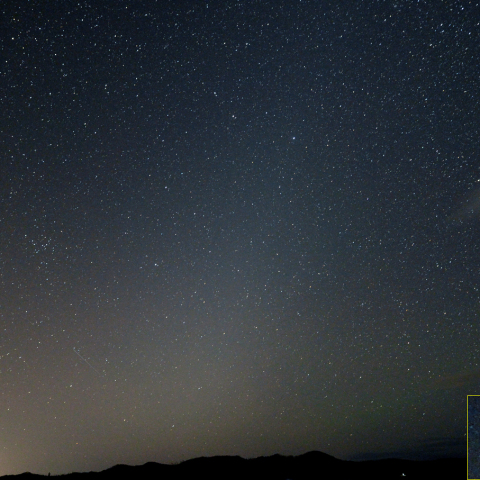東天の黄道光と流星