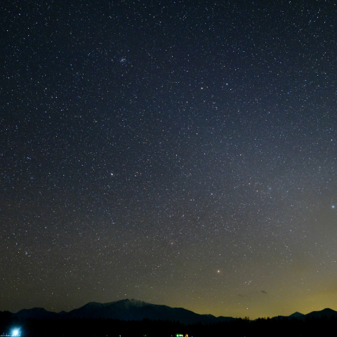 天の川とクロスする黄道光