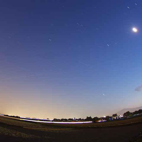 冬の大三角形を貫くISS