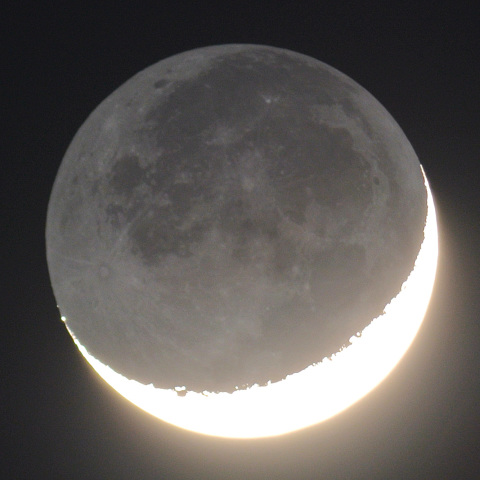 地球照（月齢3.3）