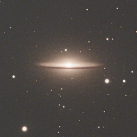 M104 ソンブレロ銀河