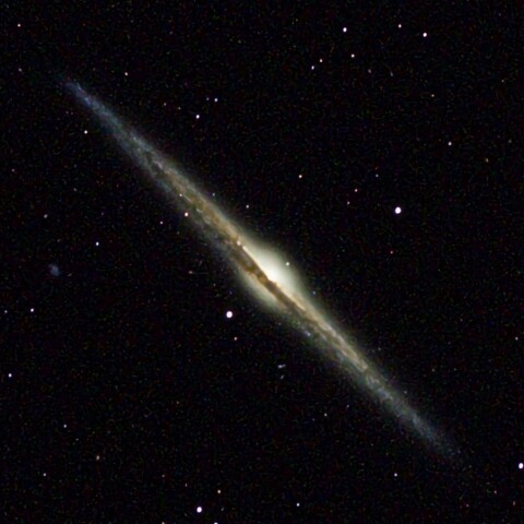 かみのけ座　NGC4565　 エッジオン銀河