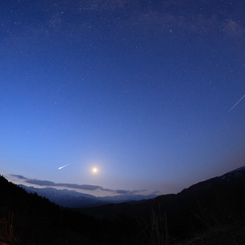 みずがめ座η群の火球とHST