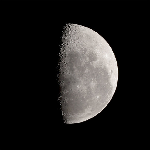 イプシロンで撮った月