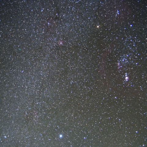 冬の大三角の中のハートレー彗星