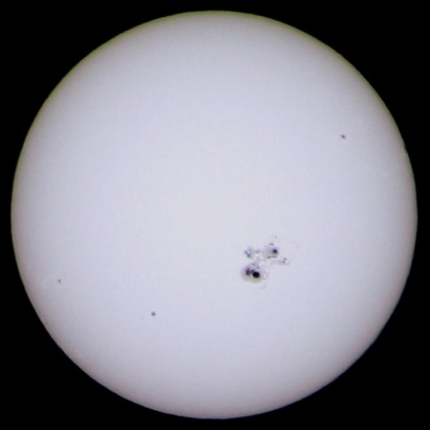 太陽面10月24日・肉眼黒点