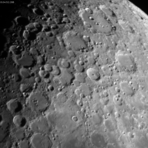 月のクレーター