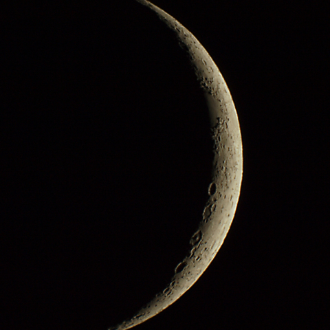 三日月（月齢2.4）