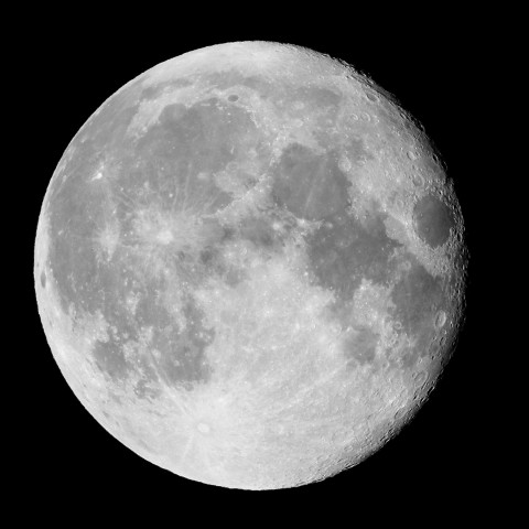 手持ちで月　19/APR/2011