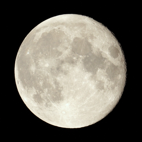 手持ちで月　19/MAY/2011