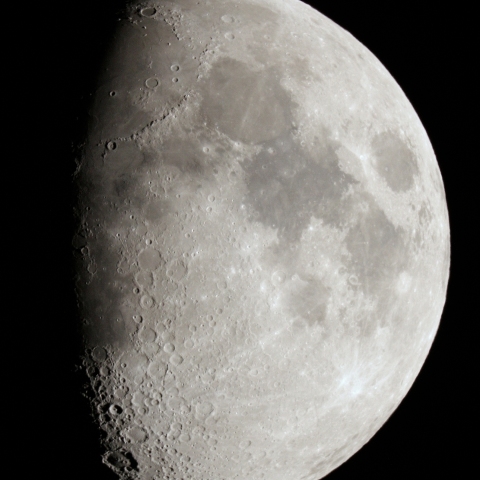 １２月４日の月