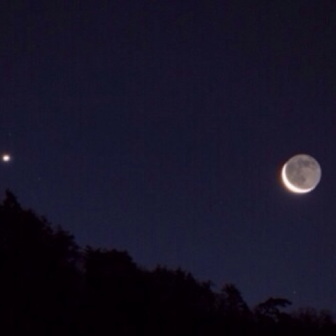 明けの明星と月の地球照