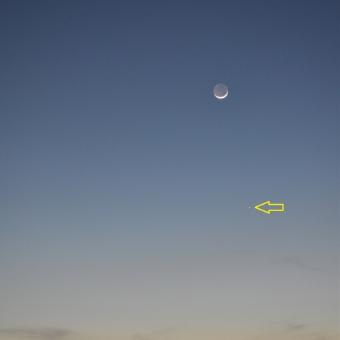 月齢1.9の月と、金星水星土星