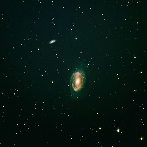 NGC4725