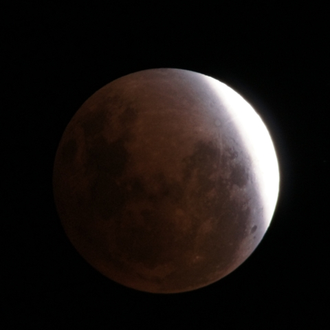 皆既終わりの月