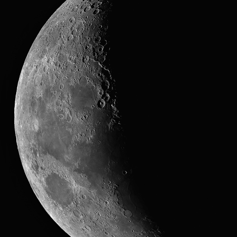 QcamS7500によるモザイクの月