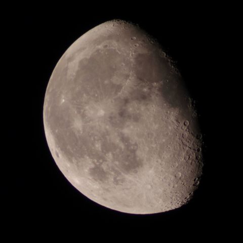 月 (月齢19.6) 25年前の8cm短焦点アクロマートで