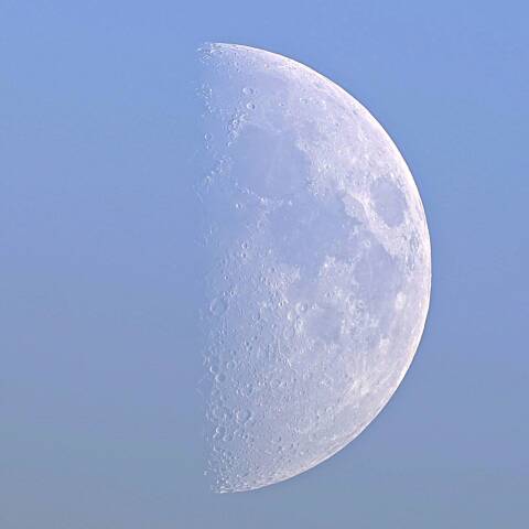 上弦の月