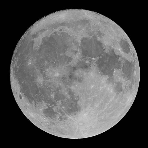 24日のまんまる月