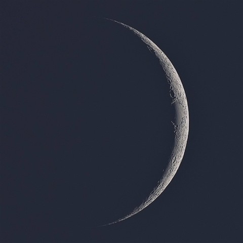 繊月から・三日月に