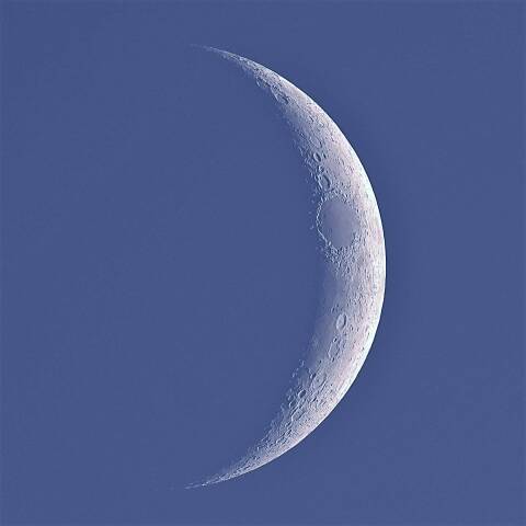 月齢3.5　白い月…