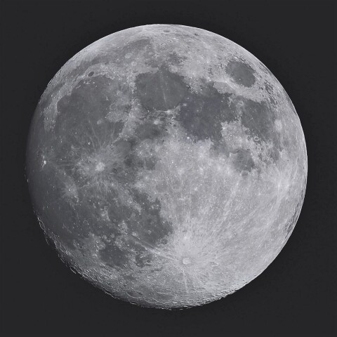 水無月の十三夜月