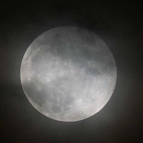 ☁の中のバックムーン