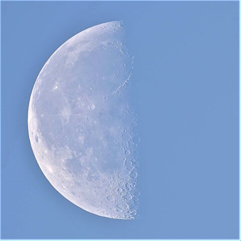 8月30日　白い月…