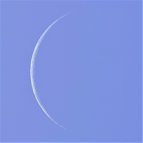 神無月の白い月