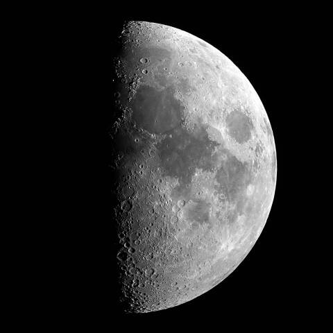 モノクロ処理の月面V・X・L・