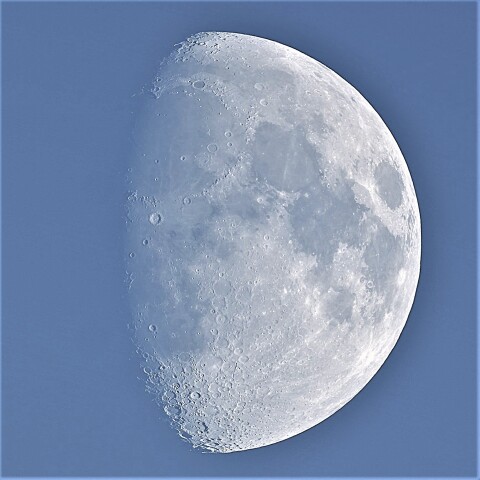 白い月の十日夜