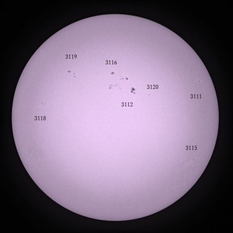 雲間からチラ見せの太陽