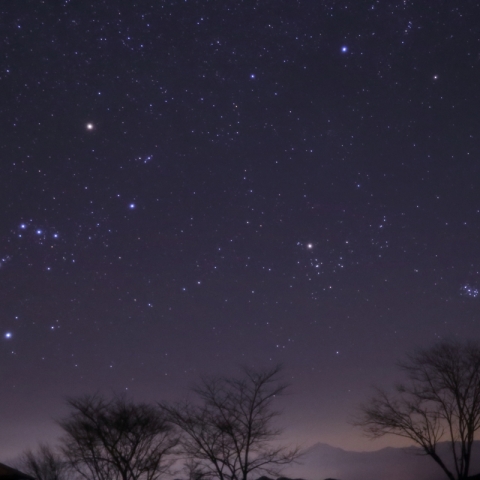 西へ沈む冬の星座