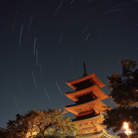 沈む北斗と五重塔