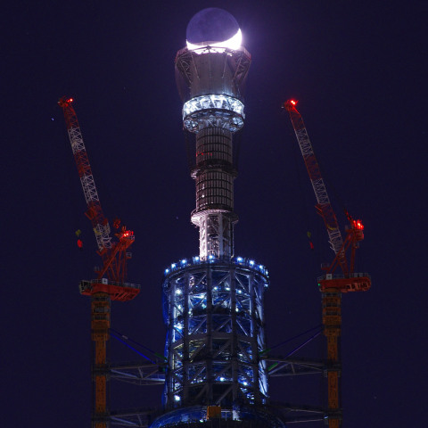 Moon on the Skytree