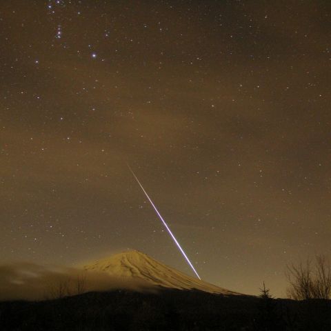 富士山とふたご群の大火球