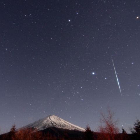 富士と火球とオリオン