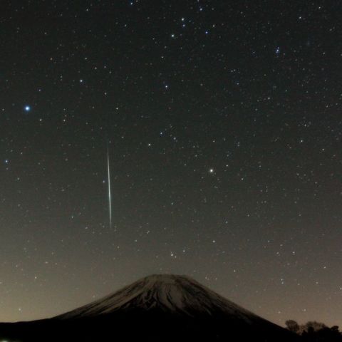 富士山に落ちる天使