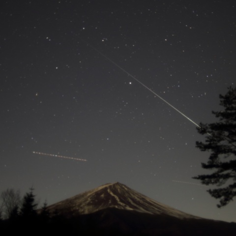 富士山と流星