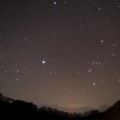 ふたご群南の空